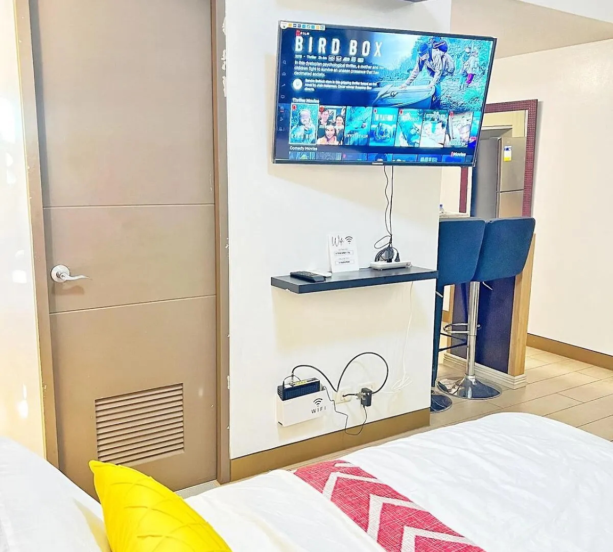 Condo Unit Across Naia T3 & 5 Mins To Runway Manila