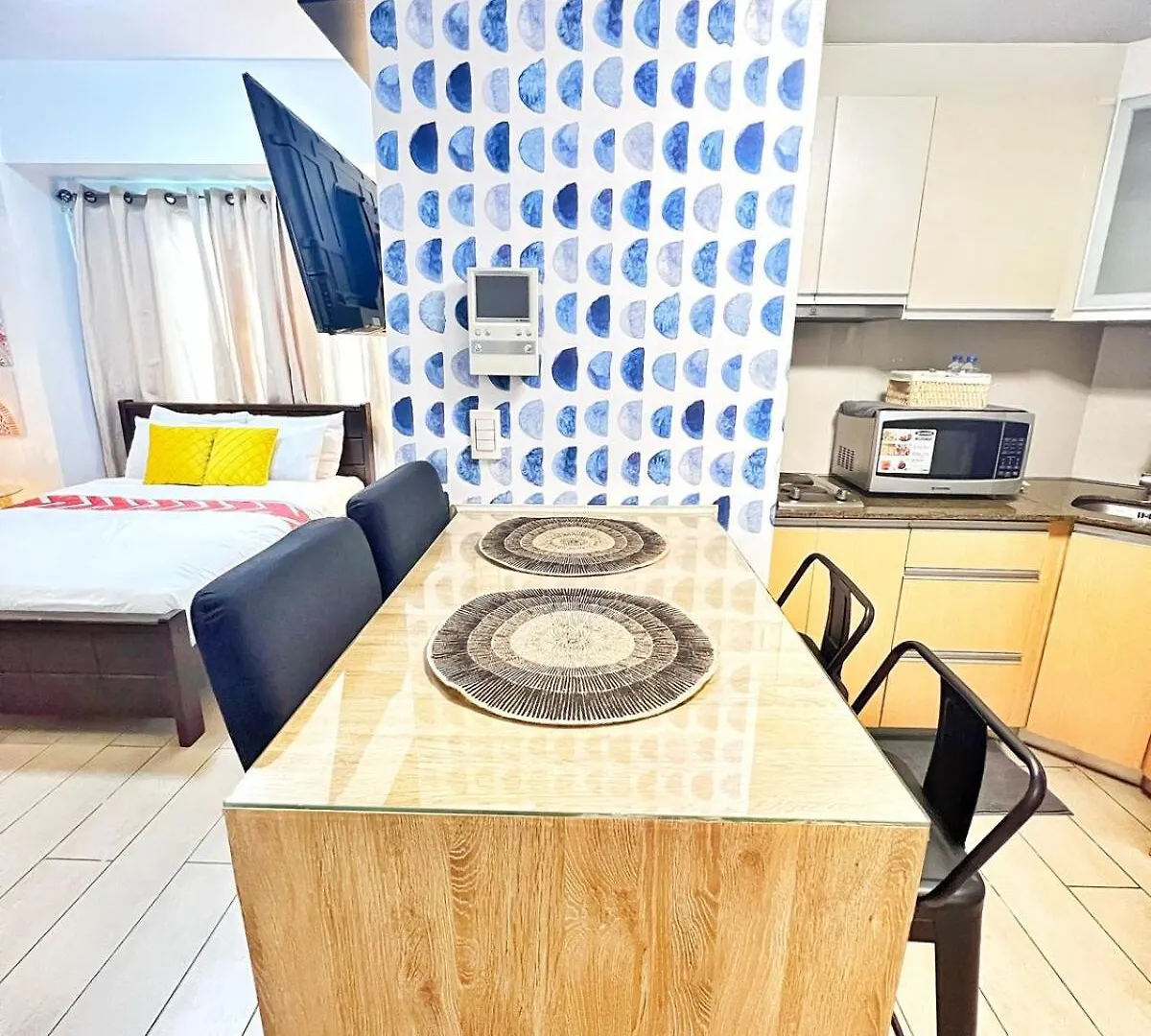 Condo Unit Across Naia T3 & 5 Mins To Runway Manila 0*,