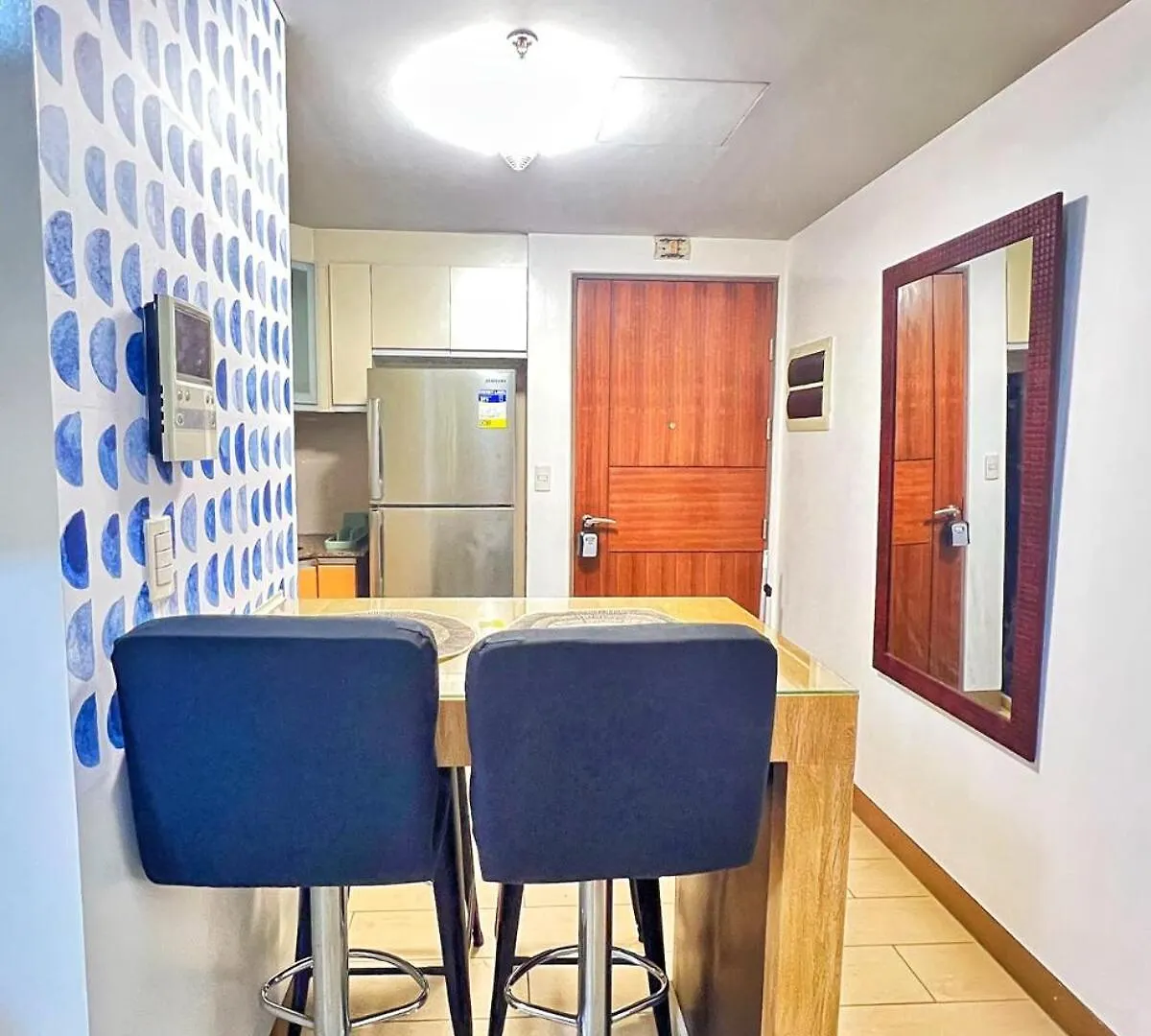Condo Unit Across Naia T3 & 5 Mins To Runway Manila Apartment