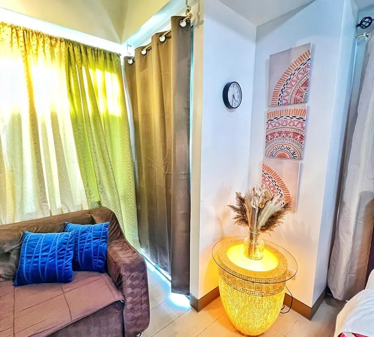 Apartment Condo Unit Across Naia T3 & 5 Mins To Runway Manila Philippines