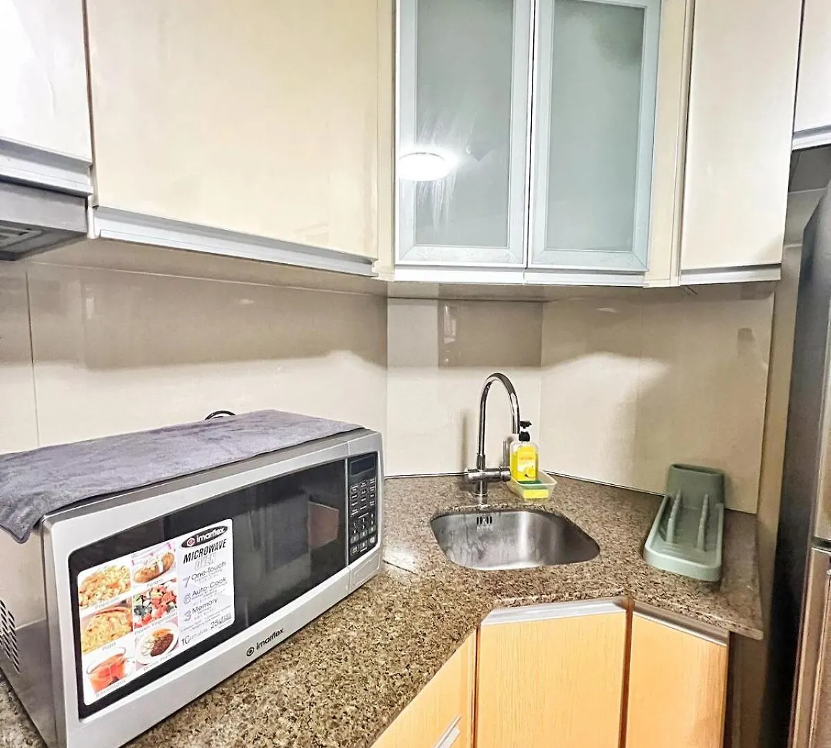 Condo Unit Across Naia T3 & 5 Mins To Runway Manila Apartment
