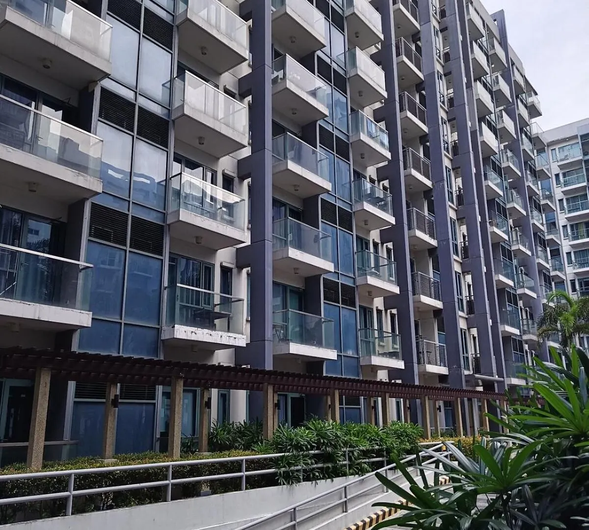 Apartament Condo Unit Across Naia T3 & 5 Mins To Runway Manila Filipiny